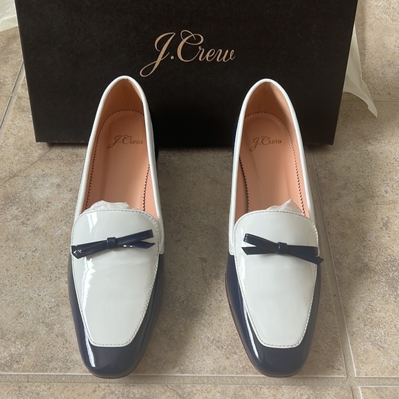J. Crew Patent Bow Loafer Pump - Picture 3 of 7